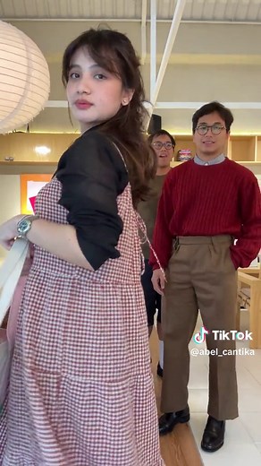 Family Fit Check: Meet Our Fashionable Parents!