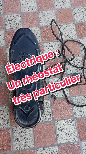 Découverte d'une pédale de machine à coudre électrique