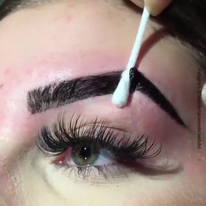 303K views · 2.8K reactions | There's something so satisfying about these eyebrow makeover compilations... I'm obsessed ✨ By : Melanie Marris Eyebrow Stylist IG : https://bit.ly/2A6zBf7 | Beauty Studio | Facebook