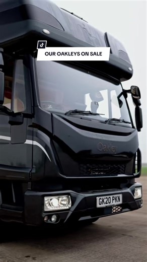 🎊NEW YEARS SALE 🎉 ‼️DISCOUNTED❗️NOW £5,000 OFF‼️ ‼️ WAS £162,000 NOW £157,0000 VAT‼️ This impeccable example of an 7.5t Oakley Supreme with extremely low mileage has been discounted ! It is In full working order & superb condition throughout this vehicle is ready to drive away to its new home. Specs are below 👀 😍 Oakley Supreme 7.5t 😍 Only 18k miles ! Registered July 2020 Tilt cab 210bhp Semi auto Aircon 4 berth 🏠 Living 🏠 Satin walnut finish Dover grey leather Tiled flooring Quartz workt