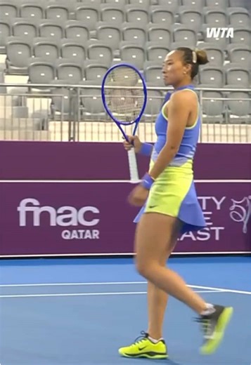 Qinwen Zheng Excels with Impressive Drop Shots in Tennis