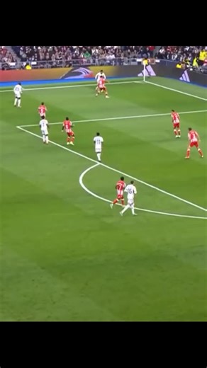 jude bellingham compétences exceptionnelles 🤯🤩 #judebellingham #skills #realmadridfc #bellingham #fyp @KA.FOOT @Football Manager @Priince Beckham🇨🇩🇲🇱 @Football⚽️ @Football ⚽️ @footballskill.5 @Kebe King 📷 @meche