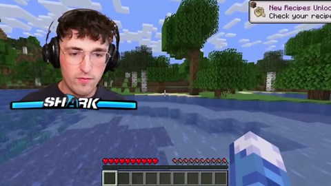 Minecraft but every death destroys my keyboard