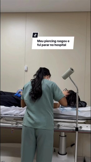 Inacreditável ta? 🤡😭🙃 #piercing #hospital #sutura #piercingmamilo #viralvideo