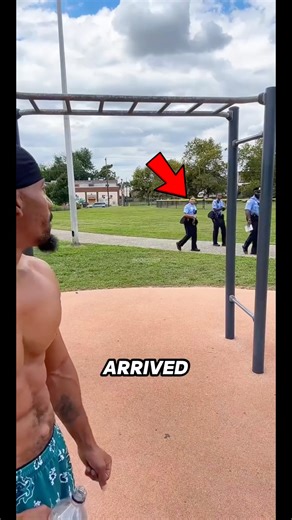 Cops Join Bodybuilder 💪