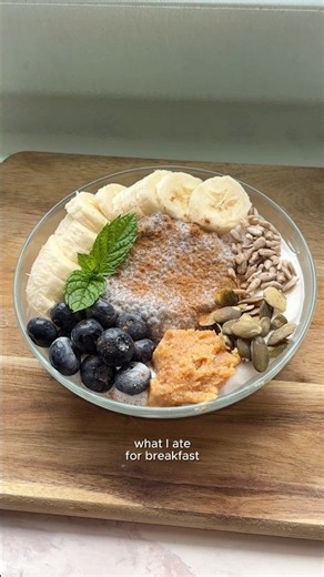 Breakfast as a model & nutritionist 🍌🫐 #model #nutritionist #breakfast #recipe
