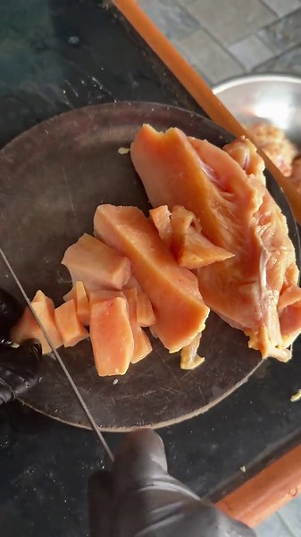 Chê chê nha. Là tớ chê bạn vì bạn quá xấu tính. Những bạn xấu tính thì tránh xa tớ ra nhé vì tớ sợ lây 🤣🤣🤣