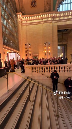 Alicia Keys Unforgettable Performance at Grand Central Station