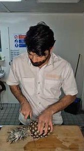 | FRESH PALAK & PINEAPPLE CUTTING 🍍|#shorts #ytshorts #food #merchantnavy