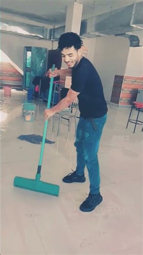 bohut aacha ladka he bhai samosa express me kam karta he ♥️♥️