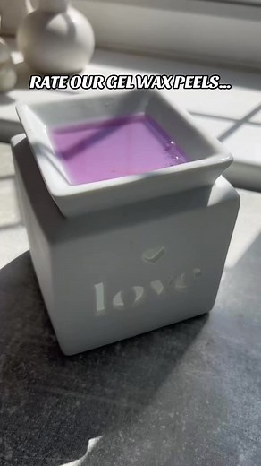 4.9K views · 3 comments | Rate our gel wax peels﫣來.. make sure your gel wax melt has completely cooled before you peel!! BUT how SATISFYING are they朗#gelwaxmelts #gelwax #waxmelts #waxmeltsuk #handmadewaxmelts #handmadewaxmeltsuk | Village Wax Melts | Facebook
