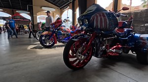 Daytona Bike Week - Destination Daytona - 民间改装摩托车展览，比基尼洗车