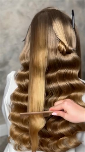 36K views · 128 reactions | The perfect wavy hair tutorial | MetDaan Hairstyles | Facebook