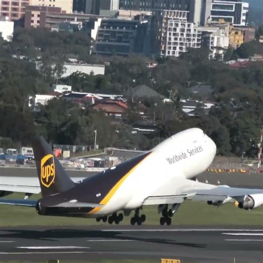 747 take off edit #avation #aviation #edit #editing #747 #airlines #airport #fyp #youtubeshorts