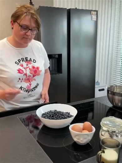 Jagodzianki domowe — przepis na puszyste jagodzianki krok po kroku