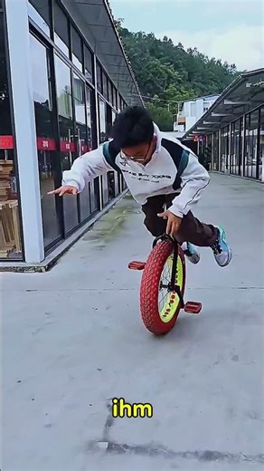 Dieser Junge gab NIEMALS auf 🚴