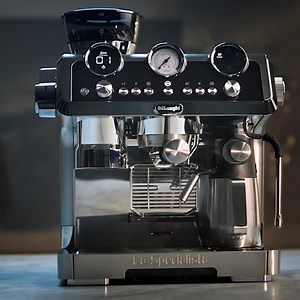 12K views · 182 reactions | Das Warten hat ein Ende: Die neue De'Longhi La Specialista Maestro ist da! Jetzt kannst du allen zeigen, dass ein echter Barista in dir steckt! Ihr italienisches Design sieht nicht nur unglaublich gut aus, La Specialista Maestro unterstützt dich auch genau dort, wo du es möchtest. Hol' dir perfekten Kaffee, Espresso und viele mehr nach Hause! | De'Longhi Deutschland | Facebook