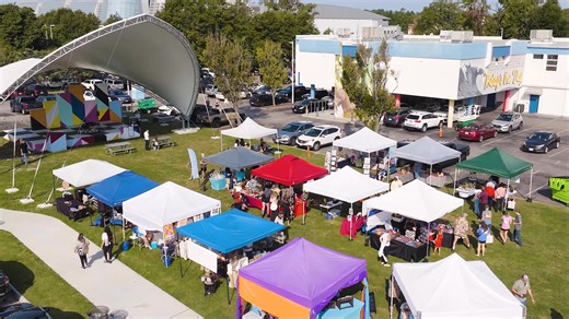 Old Beach Farmers Market = your new Saturday hang. From farm-fresh strawberries to handcrafted jewelry, vintage finds, and (weirdly addictive) pickles 🥒—it’s got it all. Chill to live music with a killer kombucha in hand, every Saturday 9–12 at 18th Street between Cypress and Mediterranean in the ViBe Creative District, where the creativity is as fresh as the produce. 😏 See you this weekend? Old Beach Farmers Market ViBe Creative District | Visit Virginia Beach