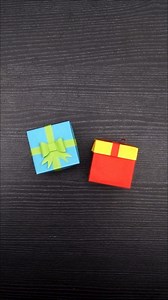 A small project together with the kids for a rainy day :-) Maybe these papercraft little houses can be placed in your dollhouse childrens' bedroom? #Papercraft #KidsActivities #DollhouseDecor #RainyDayFun #CraftingWithKids #CreativeKids #FamilyProjects #ArtsAndCrafts #DIYHomeDecor #littlehouses | EverythingTiny