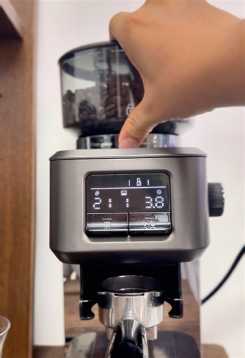 How to Grind Coffee Beans at Home for Perfect Brews