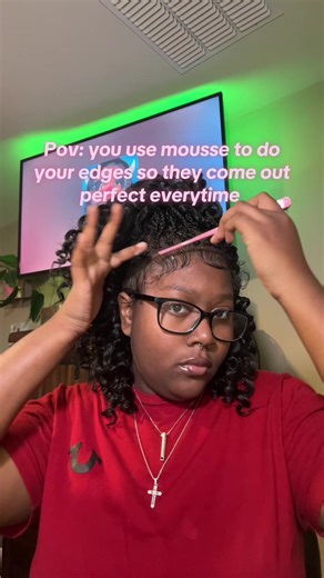 Using mousse to do your edges is literally the method! @LMHAIR00 #hairmousse #wigedges #wigtok #edgestutorial #wighacks