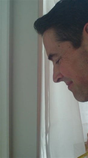 🏠 Your local Glass Doctor® assesses window damage and provides honest recommendations for repair or replacement. Cracks can compromise your home's safety and can worsen over time. Our glass specialists arrive with mobile units, bringing our tools to you for convenient in-home service. We restore your windows to perfect condition with quality and upfront pricing you can trust. Let's get those cracks fixed! #GlassDoctor #Neighborly #WindowRepair #CrackedGlass | Glass Doctor of the Shenandoah Vall