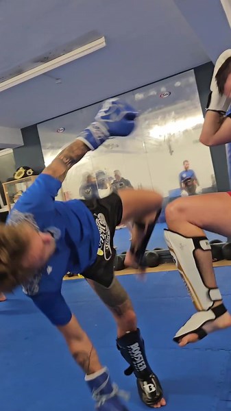 Cartwheel KICK!! 😬 #kickboxing #eaka #champion #mma #sports #muaythai