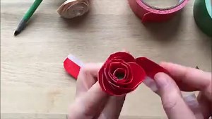 Duct Tape Roses. These are so cute! SLOW VERSION http://www.redtedart.com/2015/02/03/duct-tape-rose-pens/ | Red Ted Art