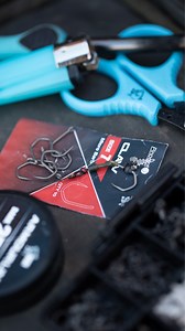 Ronnie Claw 🎯💯 An easy to tie, incredibly effective Pop-Up rig that has accounted for countless numbers of carp! 🎣 #NashTackle #NashBait #NashTT #RonnieClaw | Nash Tackle