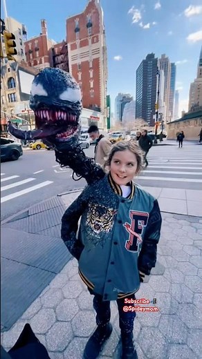 Insane Venom Cosplay by a 10 yrold KID! 😱 #spiderman #marvel #venom