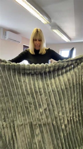 Solid colour Fluffy blanket keep cosy #mummymandy #blackfridaydeals #greatdeals #tiktokmademebuyit #spotlight