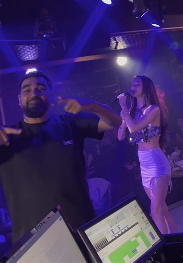 Azis: La Estrella Brillante del Momento