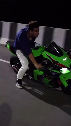 Motovlogger Jannustuntz crazy riding