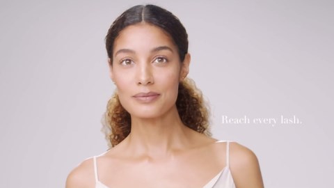 Tweezerman Classic Eyelash Curler with Refill Pads - Makeup Eyelash Tool for all Eye Shapes