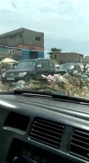 3.2K views · 198 reactions | O país é esse é os donos do país compram carros de 200 milhões. Povo lanzudo meu | Angola Acorda | Facebook