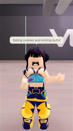 ZOEY is good at eating cookies and kicking butts😂#roblox #kpopdemonhunters #robloxshorts #funny