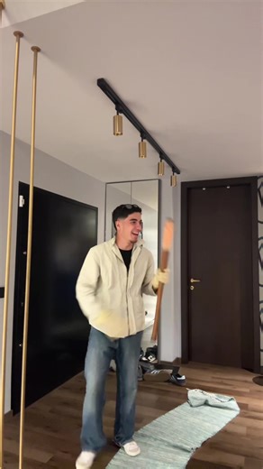 Stranger Things Halloween: Steve and Nancy's Reunion