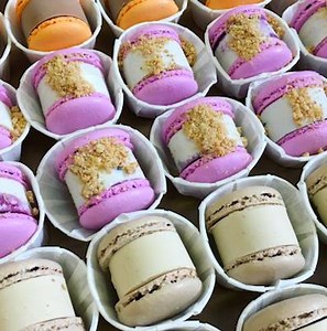 1.1M views · 489 reactions | Hundreds of people line up to try these macaron ice cream sandwiches. | Insider Food | Facebook