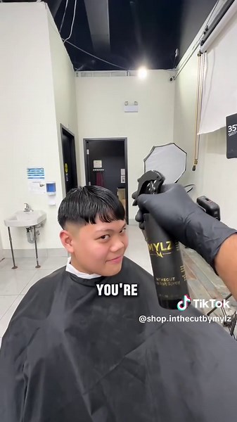 30 Second Sea Salt Spray Tutorial 🔥📚 How to texture Asian flat straight hair ‼️ #hairstyle #straighthair #hairtutorial #mylzinthecut