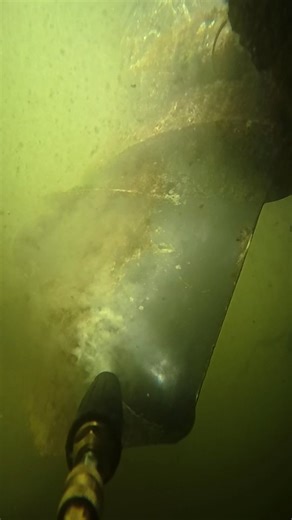 Dmitry Zhuravlev on Instagram: "Underwater cleaning of a pontoon engine using a powerful high-pressure water jet. A weak washer wouldn’t handle this — the engine had been cleaned before, but every time it left residue behind. I noticed it immediately: the entire propeller was covered with a white scale-like buildup, similar to kettle limescale, which flew off in all directions under the force of the jet. After this cleaning, the pontoon’s speed increased noticeably, handling improved, and vibrat