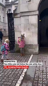 RESPECTFUL. Two little cute kid follow the rule white line.! #lifeguards #horseguards #royalguards #disrespect #unitedkingdom | Amazing King's Guards