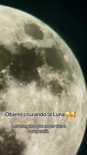 UFO at the Moon #fyp #foryoupage #paratii #moonlovers #ufo | moon footage