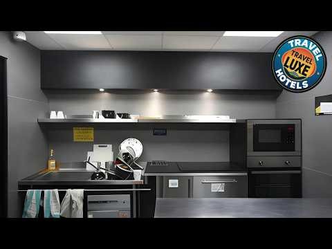 Peace and Love Hostel | Paris, France | Hotel Review ⭐