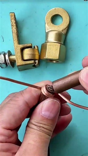 How to Crimp a Heavy-Duty Cable Lug Correctly