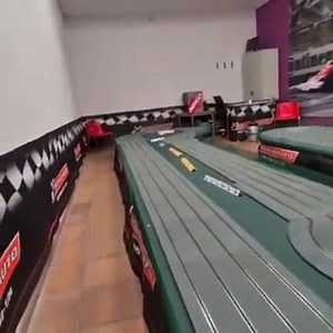 Otro video mas de nuestro colocador de neumáticos Quick Fit con entrada y salida del pitstop👀👀👌 #scaleauto #slotcars #slot132 #slotracing #quickfit #as25tires #new #slottools | Scaleauto Slot Cars