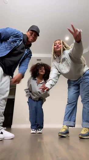 Analisse and Katttrod Funny Interaction Caught on Camera