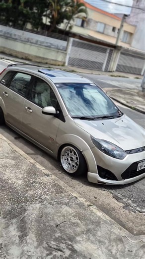 fiesta__class.🍷🗿 . . . . #7008films #272club #fiesta_baixo #fordfiestaargentina #fordfiestabrasil #fordfiestabrasil #fiestazetec #fiestarocam #fordfiestaclube #familyfiestaclub #fordfiesta #fiestaclube #fiestamk6 #fiestafiesta #fiestarebaixado #carro #carrobaixonaoecrime #carrobaixonãoécrime #clubfordfiestavenezuela #carrobaixo #carros #fordeuro #natalina #diarrasto #explore #natal #explorar