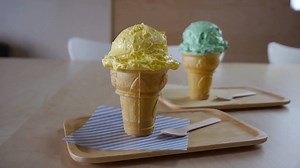Ice cream cones that won't melt. (via 妄想グルメ（mosogourmet）) Full recipe here: http://taste.md/1J1xHJa | Tastemade