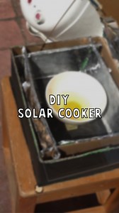 Greenpeace Indonesia on Instagram: "Masak pake kompor gas? Biasa. Masak pake kompor listrik? Biasa. Masak pake tunggku? Biasa. Selagi hari minggu dan cuaca cukup cerah, gimana kalo kita coba-coba masak menggunakan alat yang ngga biasa? Masaknya pake energi matahari dibantu dengan alat yang namanya Solar Cooker. Cari dimana min alatnya? Gausah beli, kita DIY aja yuk, nih mimin kasih tutorial buat bikin solar cookernya sekaligus cara masaknya yaa. Selamat mencobaaa! #hariterangakuriang"