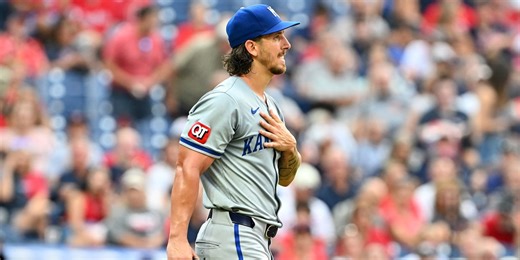 1st place! Royals match Guards atop Central and clinch tiebreaker